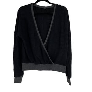 BLACK & GRAY LONG SLEEVE PULLOVER SWEATER LARGE